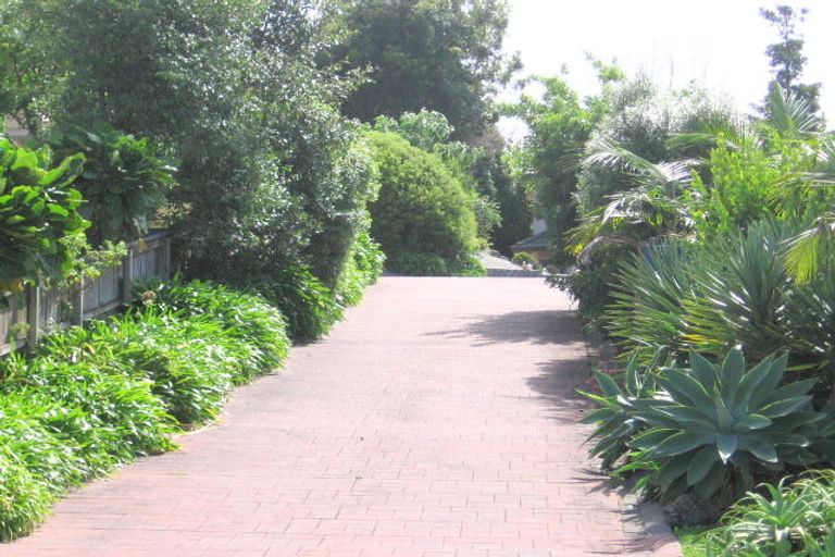 Photo of property in 10 Manu Place, Pinehill, Auckland, 0632