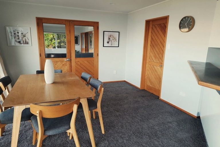 Photo of property in 32 Avalon Crescent, Fernhill, Queenstown, 9300