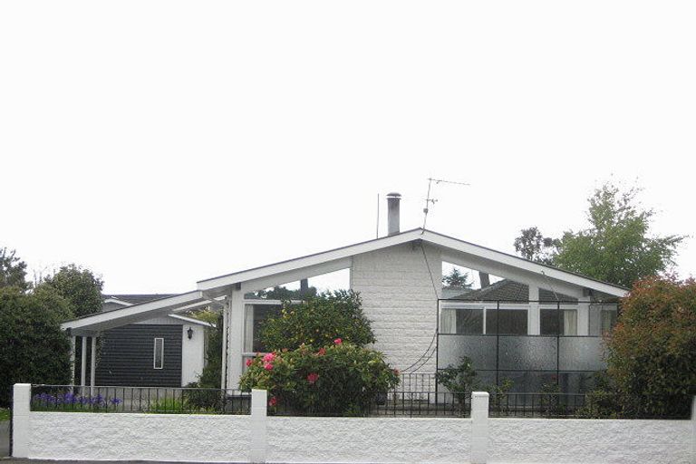 Photo of property in 10 Grimseys Road, Redwood, Christchurch, 8051