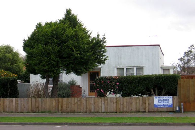 Photo of property in 65 Park Road, West End, Palmerston North, 4412