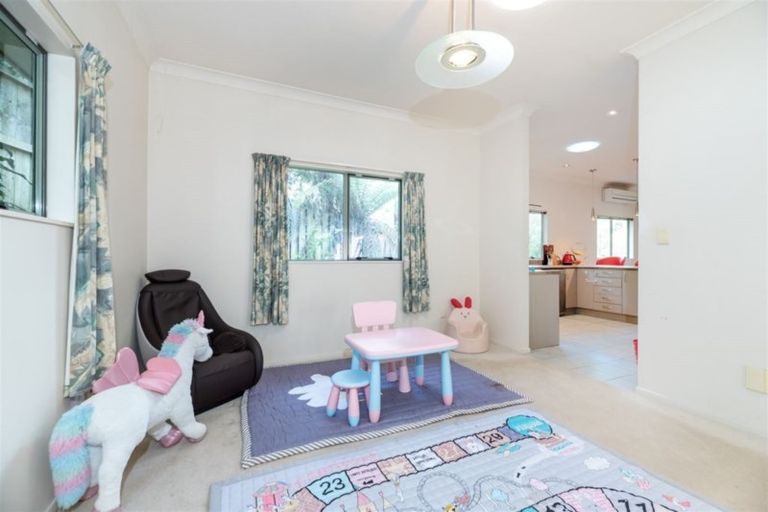 Photo of property in 279c Royal Road, Massey, Auckland, 0614