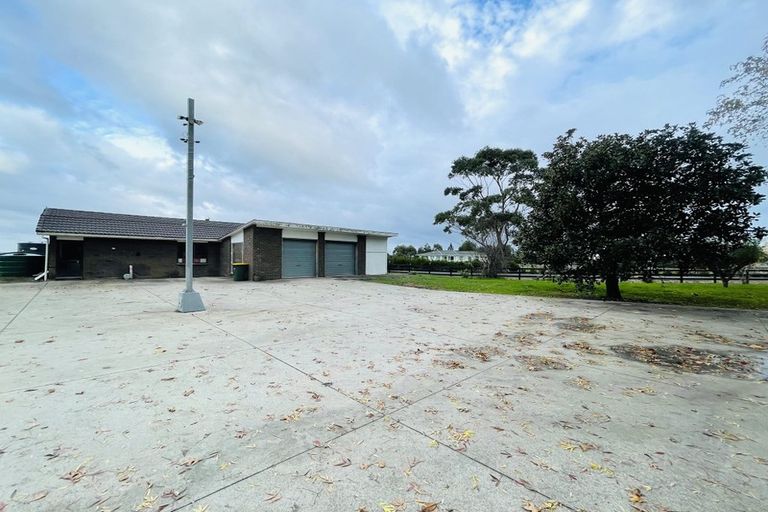 Photo of property in 11 Bream Revel Way, Karaka, Papakura, 2580