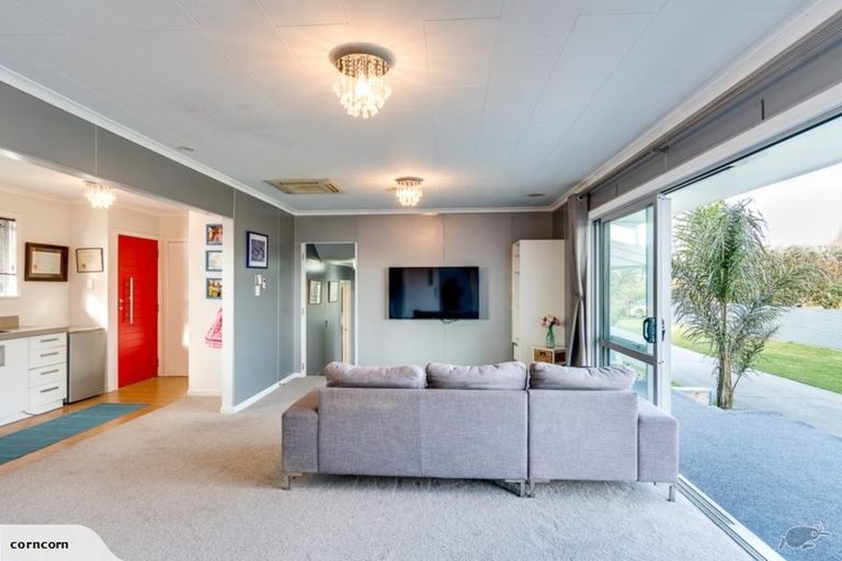 Photo of property in 5 Old Ferry Road, Clive, 4102