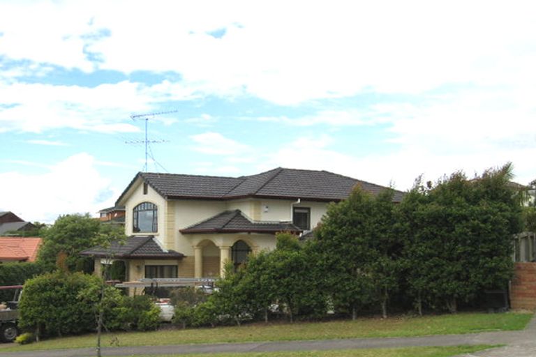 Photo of property in 8 Bonnard Place, West Harbour, Auckland, 0618