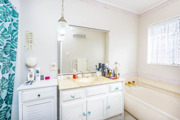 Photo of property in 1/627 Fergusson Drive, Trentham, Upper Hutt, 5018