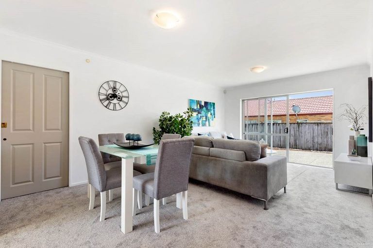 Photo of property in 8 Kilmarnock Avenue, Ranui, Auckland, 0612