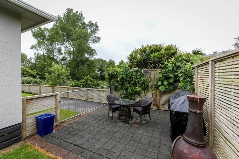 Photo of property in 10 Heaphy Street, Westown, New Plymouth, 4310