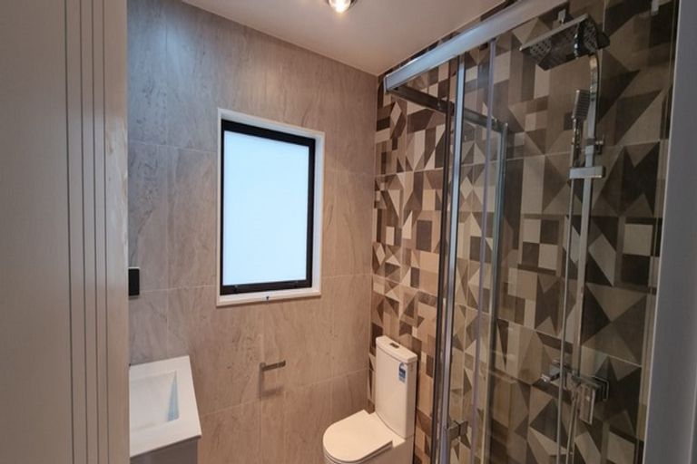 Photo of property in 425f Great South Road, Opaheke, Papakura, 2113