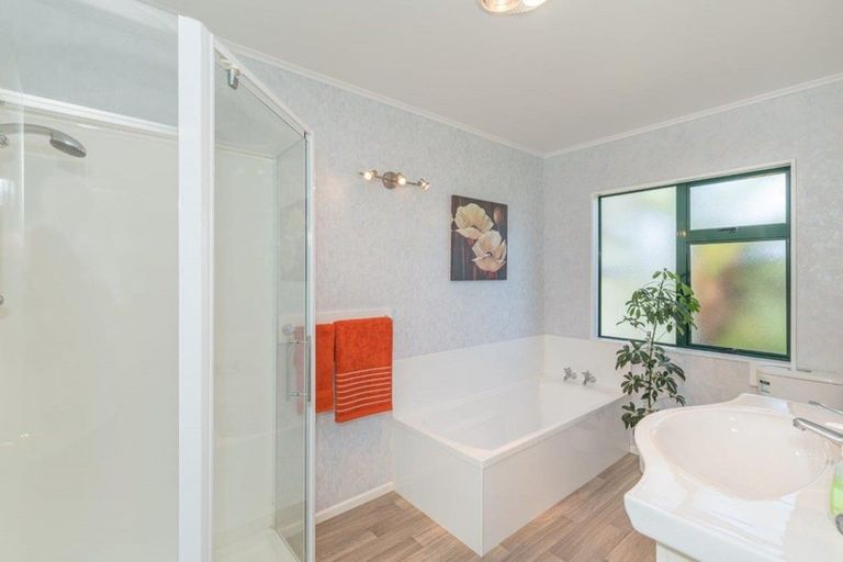 Photo of property in 358 Kimberley Road, Levin, 5571