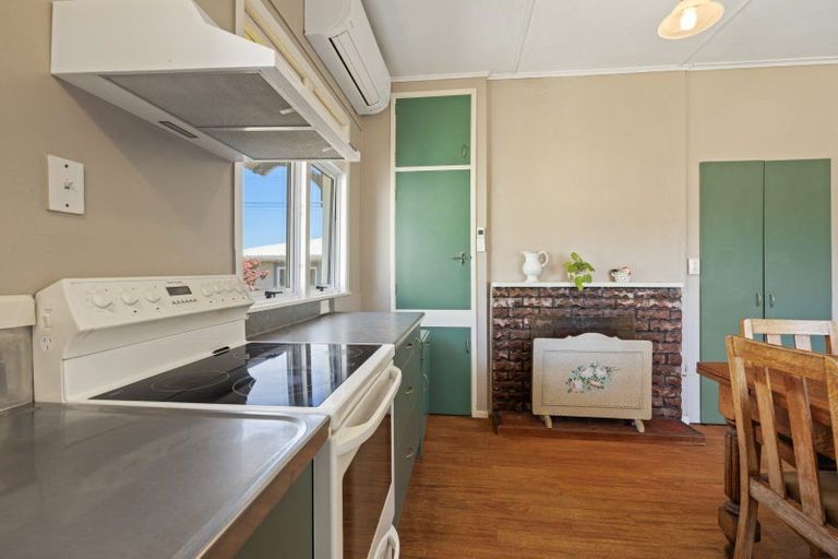 Photo of property in 11 Normanby Street, Fitzroy, New Plymouth, 4312