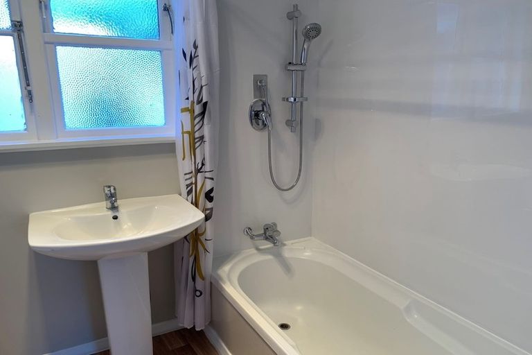 Photo of property in 1/173 Wainuiomata Road, Wainuiomata, Lower Hutt, 5014