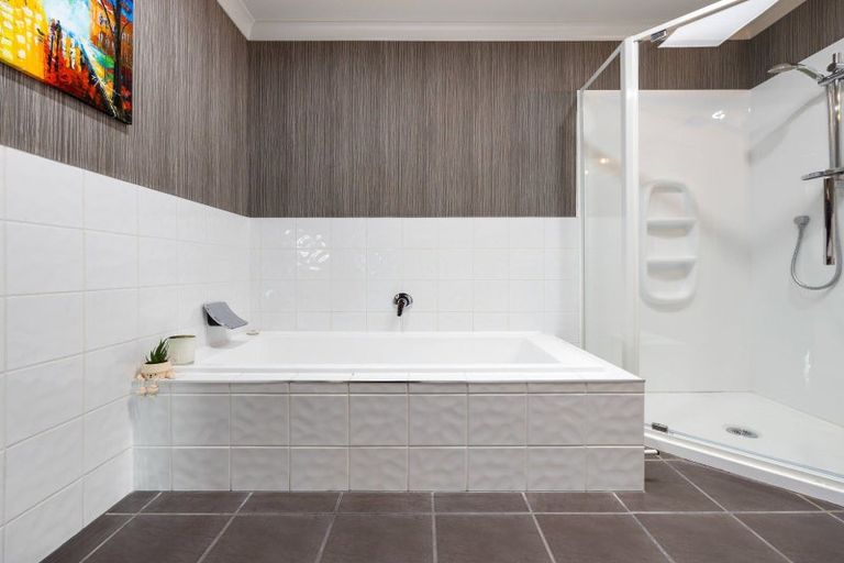 Photo of property in 2a Wentworth Drive, Rototuna North, Hamilton, 3210