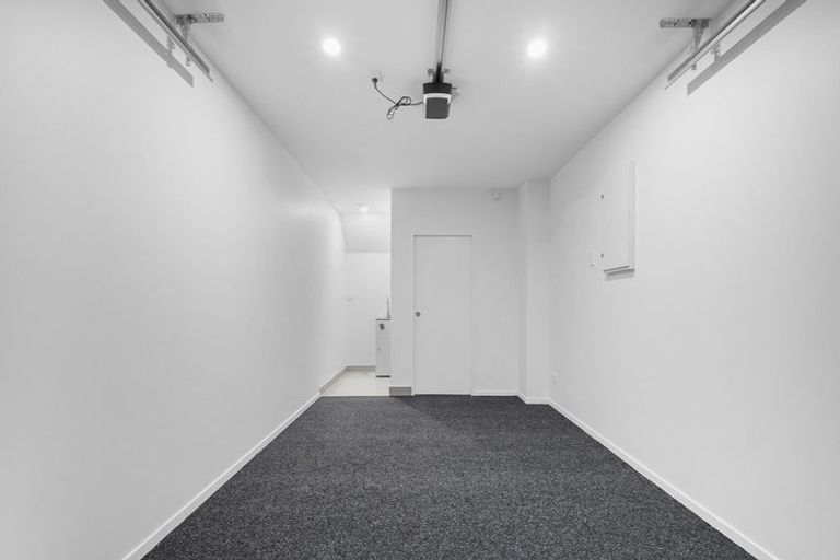 Photo of property in 37b Flanshaw Road, Te Atatu South, Auckland, 0610