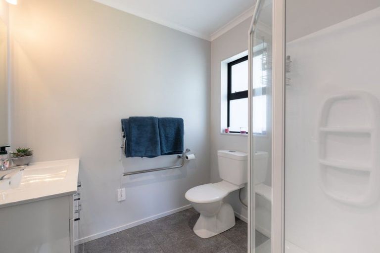 Photo of property in 182 Ballintoy Park Drive, Welcome Bay, Tauranga, 3175