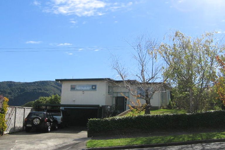 Photo of property in 24 Dowling Grove, Silverstream, Upper Hutt, 5019