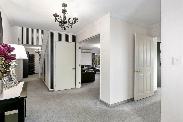 Photo of property in 142 Hagart-alexander Drive, Mosgiel, 9024