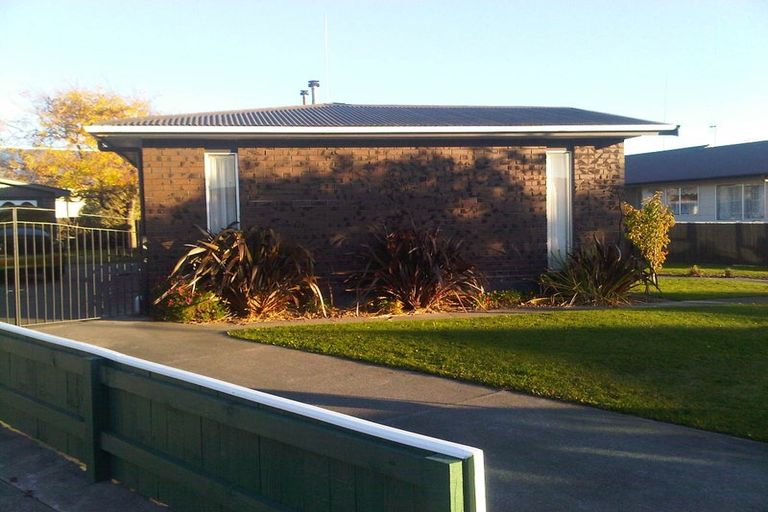Photo of property in 42 Acacia Street, Kelvin Grove, Palmerston North, 4414