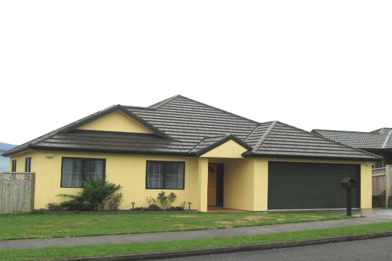 Photo of property in 17 Birkinshaw Grove, Riverstone Terraces, Upper Hutt, 5018