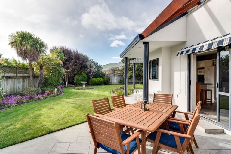 Photo of property in 4 Regent Way, Taradale, Napier, 4112