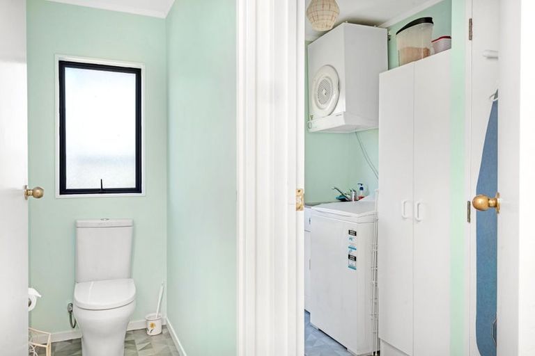 Photo of property in 47 Wallath Road, Westown, New Plymouth, 4310