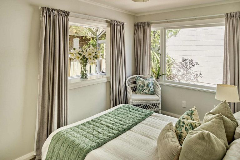 Photo of property in 32 Moana Road, Plimmerton, Porirua, 5026