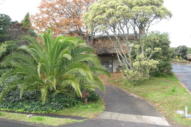 Photo of property in 18 Chevis Place, Pakuranga, Auckland, 2010