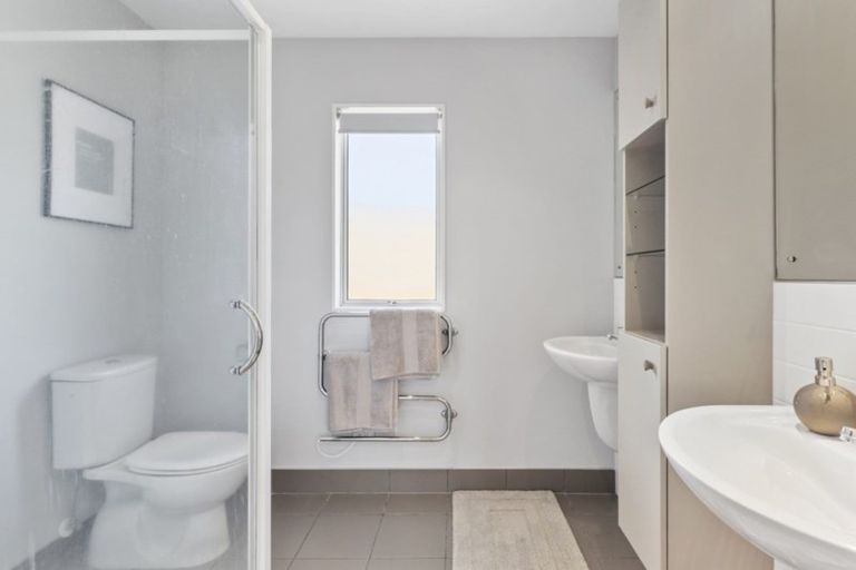 Photo of property in 26 Admirals Court Drive, Greenhithe, Auckland, 0632