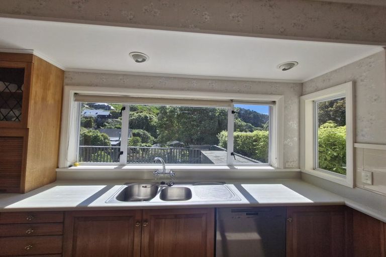 Photo of property in 13 Waikare Street, Karori, Wellington, 6012