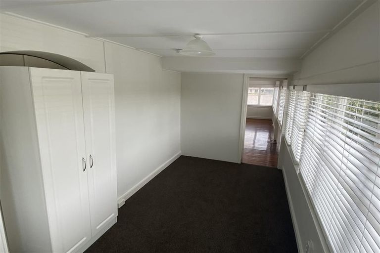 Photo of property in 43 Astley Avenue, New Lynn, Auckland, 0600
