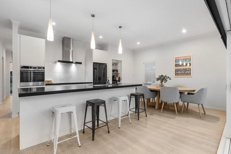 Photo of property in 57 Te Kio Crescent, Papamoa Beach, Papamoa, 3118