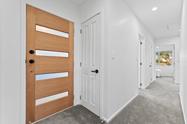 Photo of property in 23b Woodglen Road, Glen Eden, Auckland, 0602