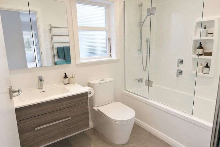 Photo of property in 5 Omar Street, Khandallah, Wellington, 6035