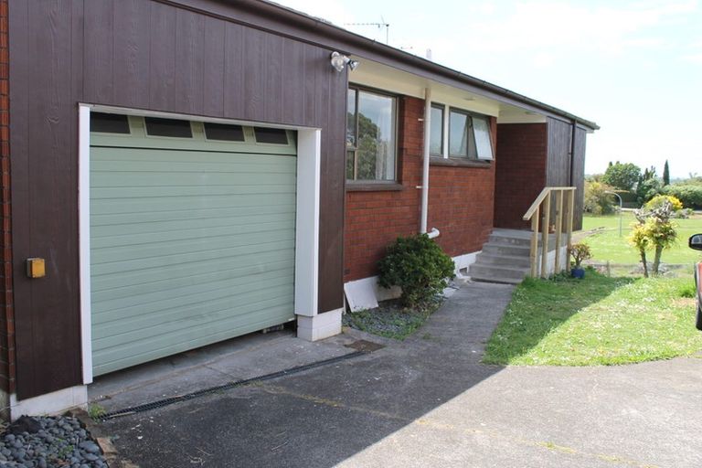 Photo of property in 2/33 Tyrian Close, Half Moon Bay, Auckland, 2012