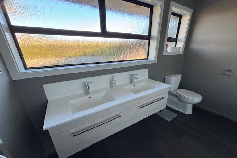 Photo of property in 12 Masham Road, Broomfield, Christchurch, 8042