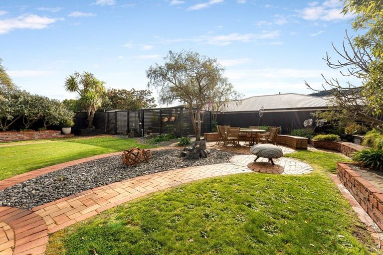 Photo of property in 9 Oak Street, Ebdentown, Upper Hutt, 5018