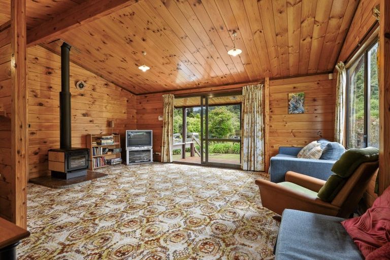 Photo of property in 3 Tombleson Road, Lake Rotoma, Rotorua, 3074
