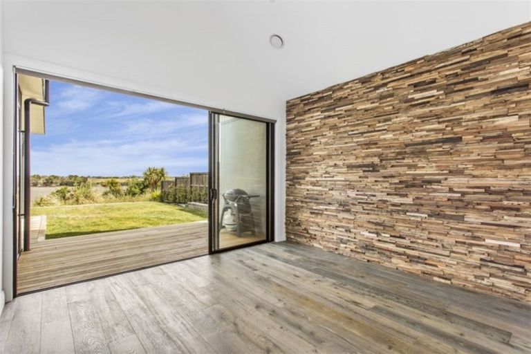 Photo of property in 65 Milano Boulevard, Karaka, Papakura, 2113
