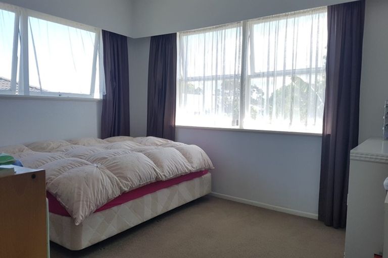 Photo of property in 228 Forrest Hill Road, Forrest Hill, Auckland, 0620