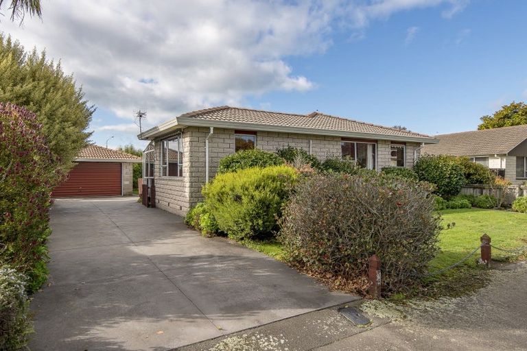 Photo of property in 14 Daytona Place, Parklands, Christchurch, 8083