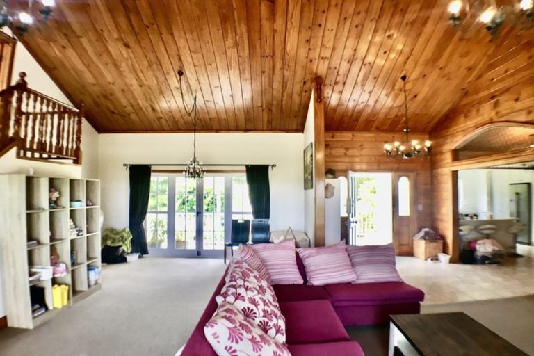 Photo of property in 263 Old North Road, Kumeu, 0892
