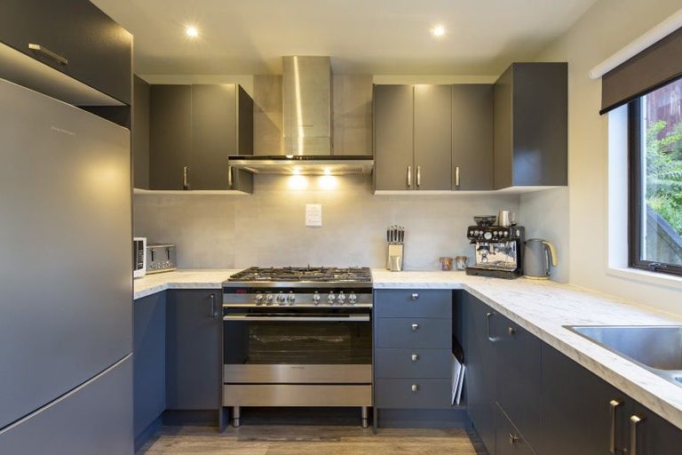 Photo of property in 20 Dart Place, Fernhill, Queenstown, 9300