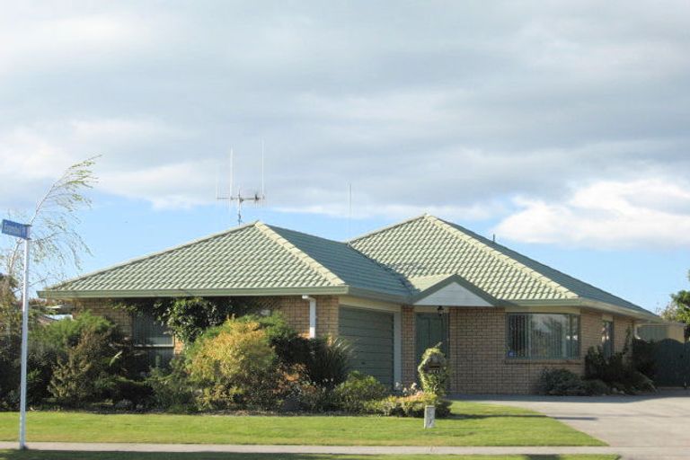 Photo of property in 671 Gloucester Road, Papamoa Beach, Papamoa, 3118