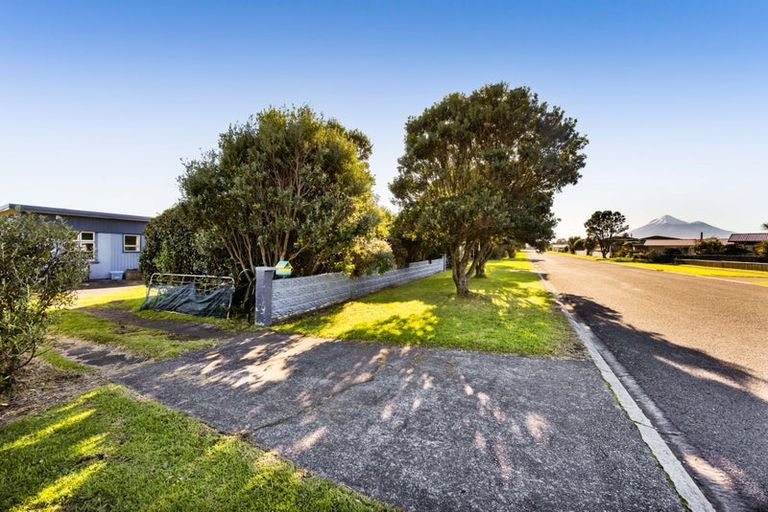Photo of property in 2 Wilson Road, Opunake, 4616