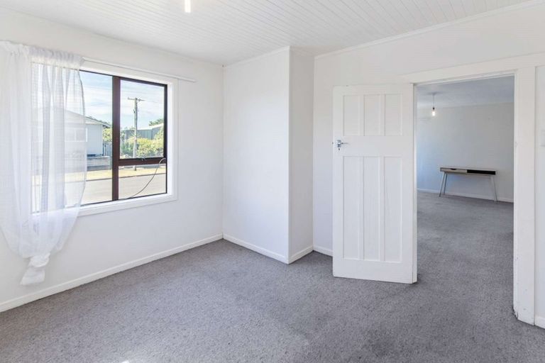 Photo of property in 1 Manuka Street, Castlecliff, Whanganui, 4501