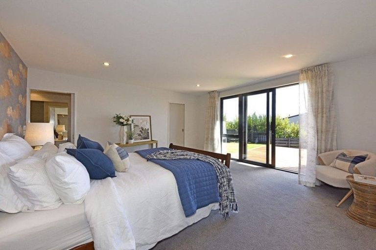 Photo of property in 3 Stoneyridge Close, Mount Pleasant, Christchurch, 8081