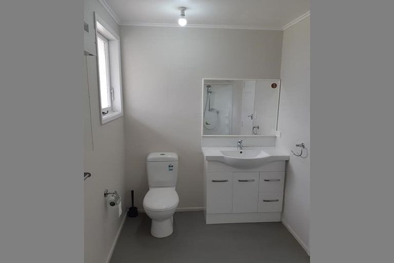 Photo of property in 28 Ussher Place, Pakuranga Heights, Auckland, 2010