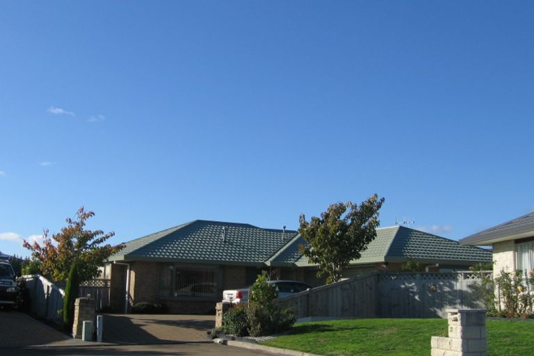 Photo of property in 11 Crown Hill, Paraparaumu, 5032