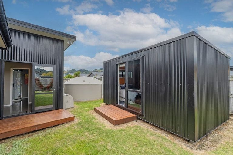 Photo of property in 5 Navigation Drive, Cooks Beach, Whitianga, 3591