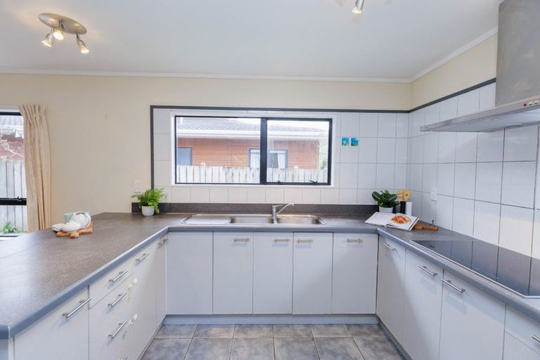 Photo of property in 8 Furlong Crescent, Churton Park, Wellington, 6037