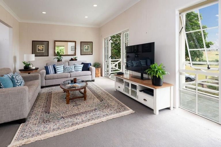 Photo of property in 3/222 Bleakhouse Road, Mellons Bay, Auckland, 2014